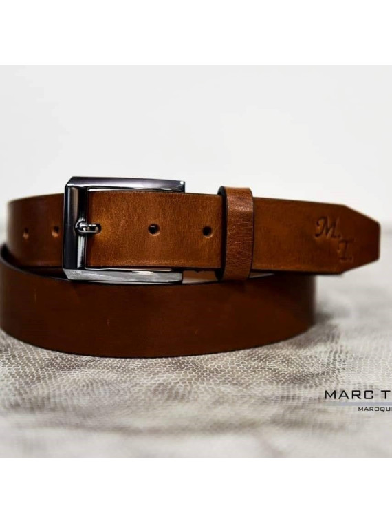 Une Ceinture En Cuir Pour Homme.
