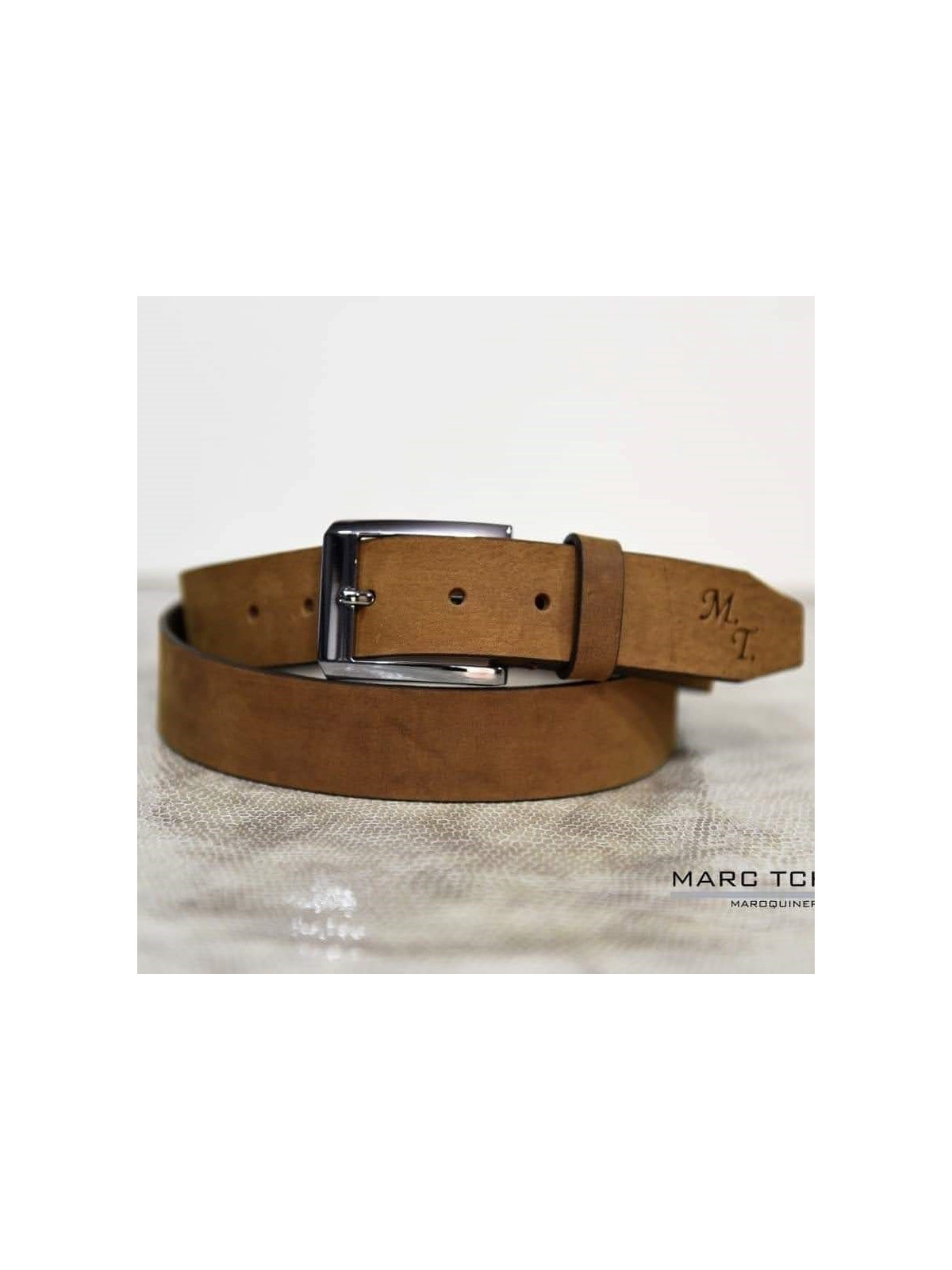 Une Ceinture En Cuir Pour Homme.